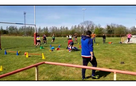 Un entraînement entre les séniores, m18 et m15 sous le soleil ! 